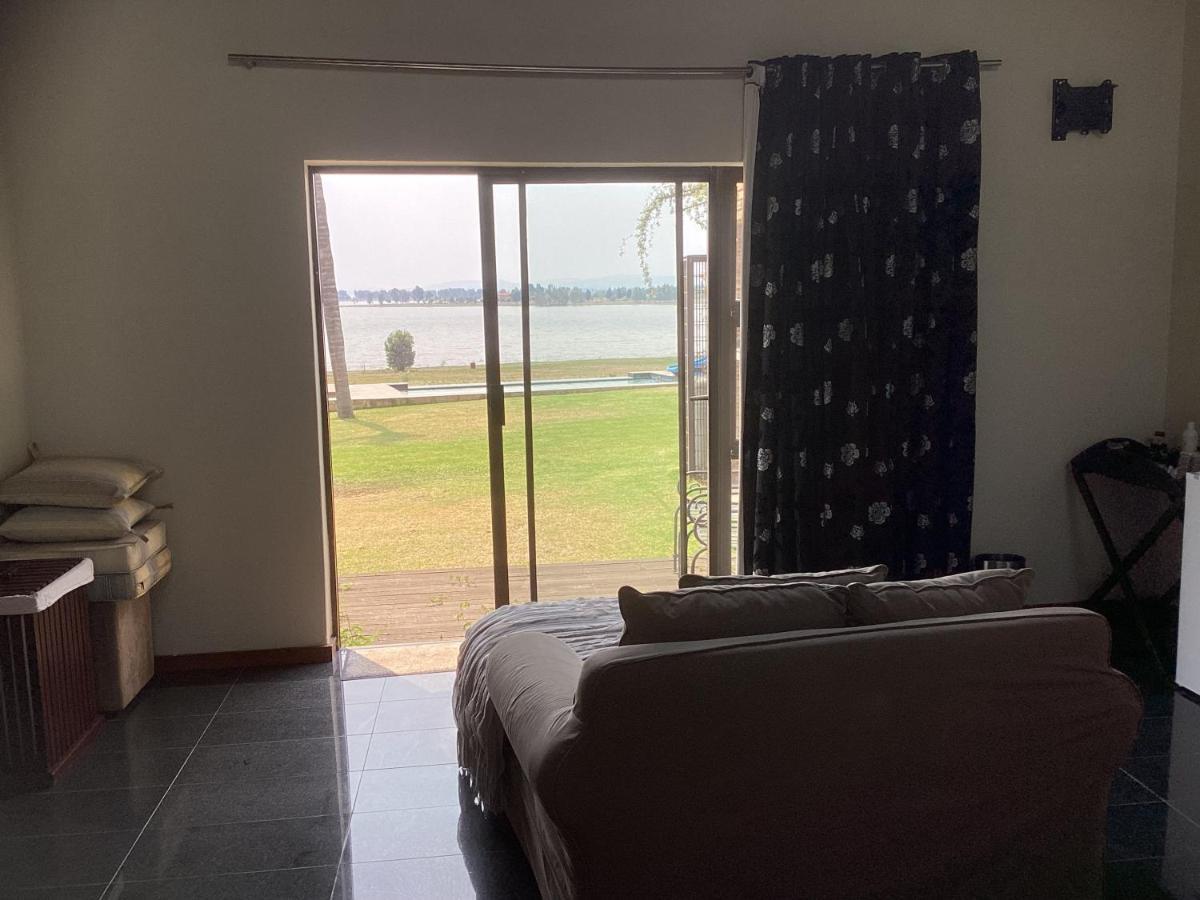 The Vaal Guesthouse Oranjeville ภายนอก รูปภาพ